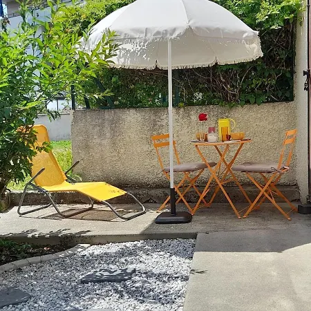 Grande Maison Hébergement de vacances *